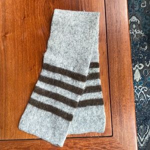 Retro Scottish wool scarf